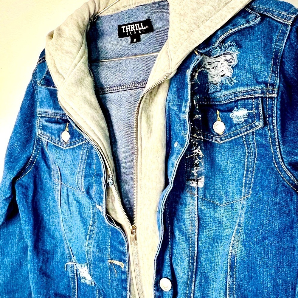 Thrill Jeans Chic Distressed Contrast Hooded Denim Jacket Pockets Size Medium - Picture 4 of 8